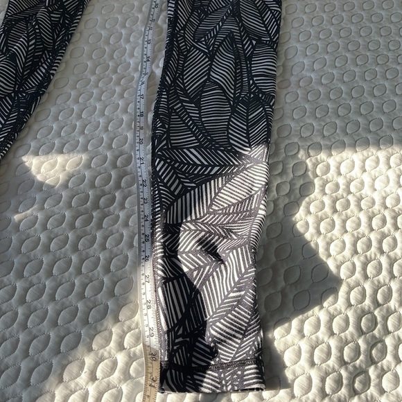 Lululemon wunder under - Picture 2 of 6